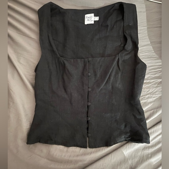 NWOT Flattering Linen top - Picture 3 of 4